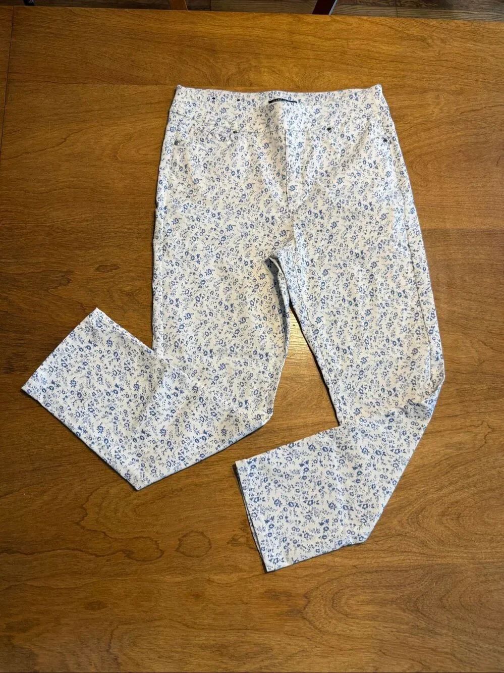 Mario Serrani Women's Floral Slim Fit Cropped Pull-on Trouser Pants Blue Small